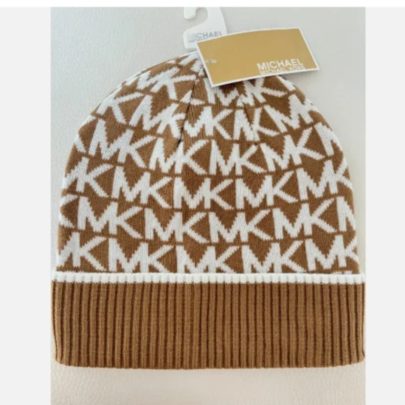 New Women’s Michael Kors MK Logo Signature Beanie with Tag Michael Kors Beanie Hat New With Tags Men Women Black  main image 3